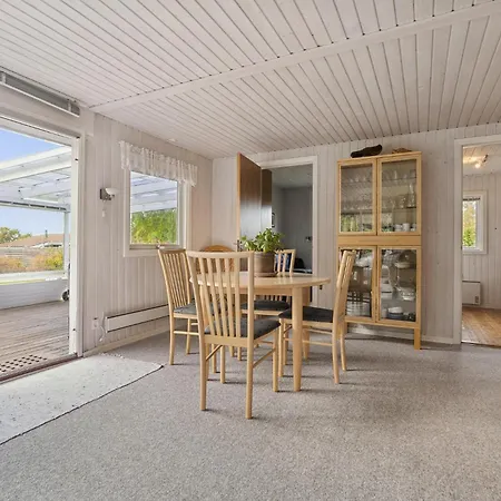 2 Bedroom Cozy In Ferienhaus *