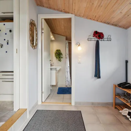 Ferienhaus 2 Bedroom Cozy In *