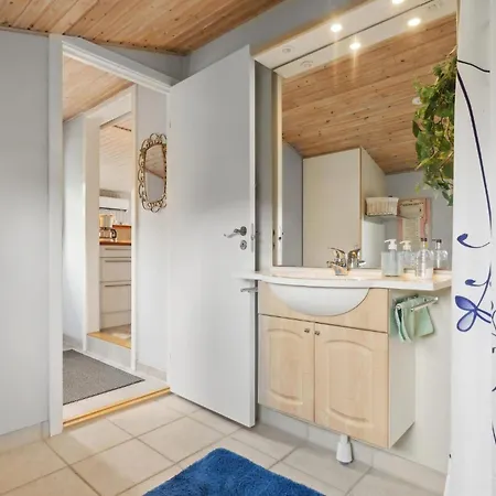 2 Bedroom Cozy In