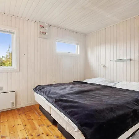 2 Bedroom Cozy In Ferienhaus